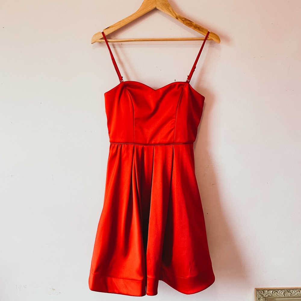 • silky sweetheart ruby red mini dress •